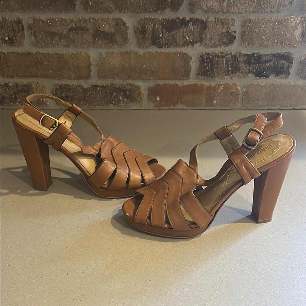 Ciao Bella Sophisticated Tan High Heels with Strappy Design Sz 7 - Picture 9 of 14